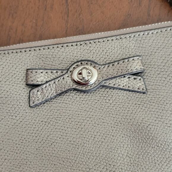 Coach Turnlock Small Wristlet with Bow  Silver Gray Leather Wallet - Picture 4 of 11